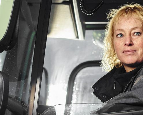 Chauffeur Lucienne Mulder van Oegemastransport